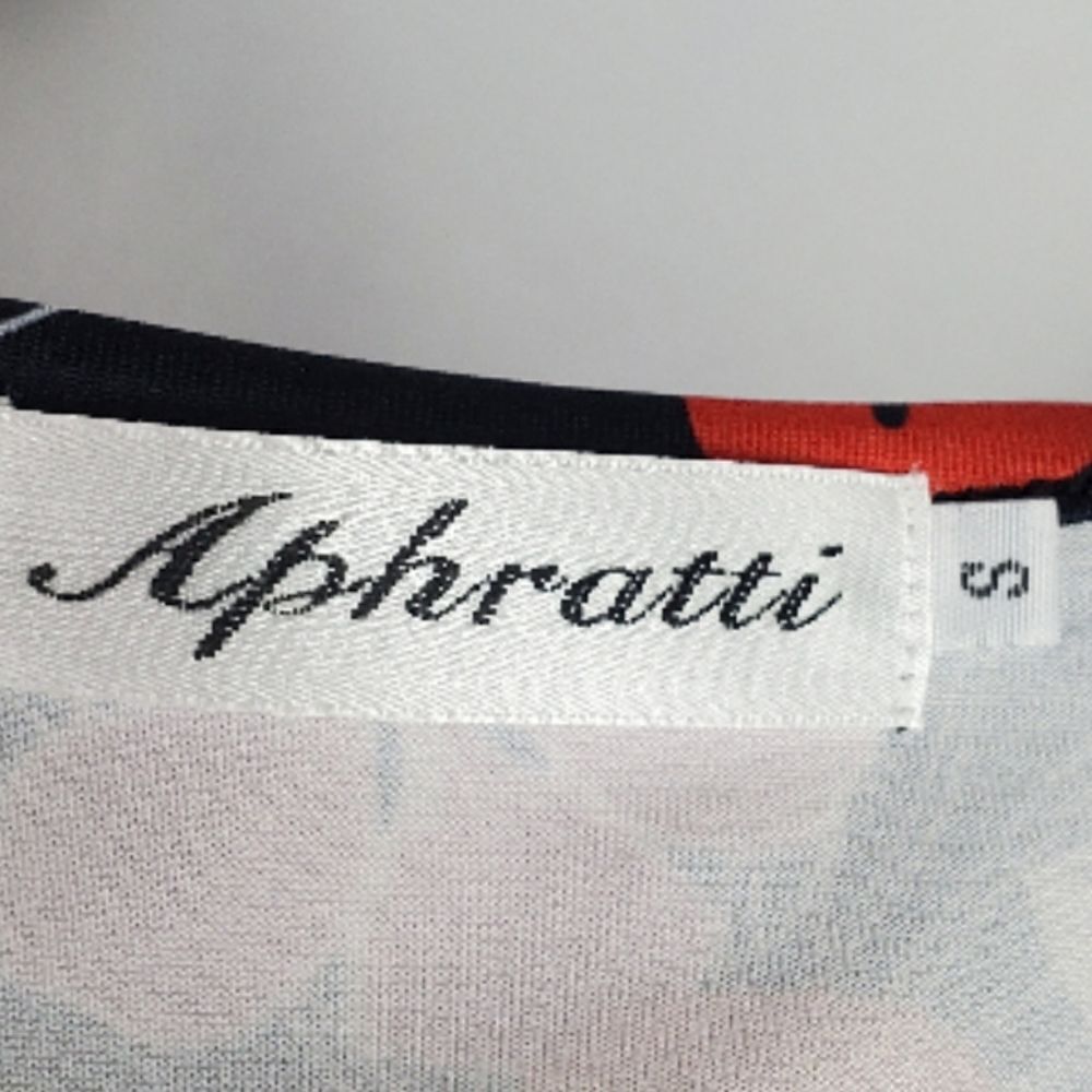 APHRATTI Floral Maxi Dress - Picture 6 of 10